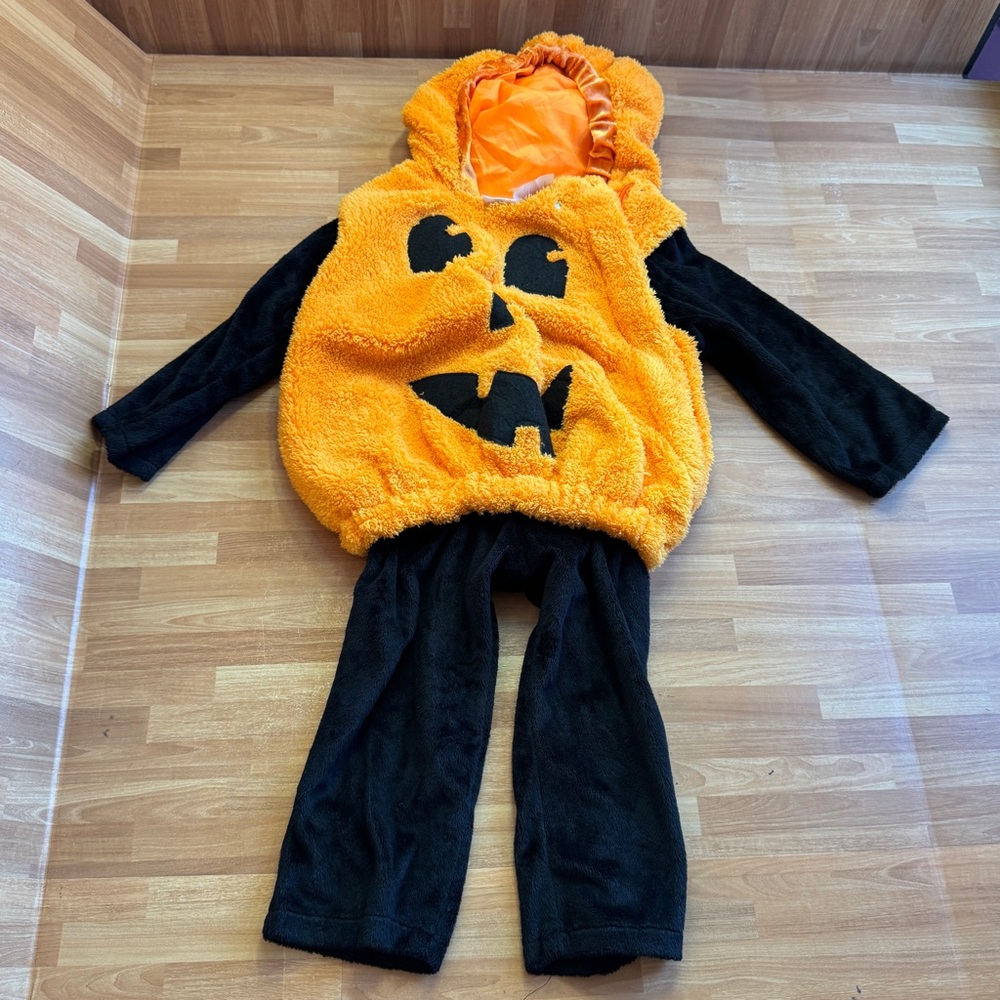 Pumpkin costume size 2t unisex baby toddler Halloween pumpkin costume